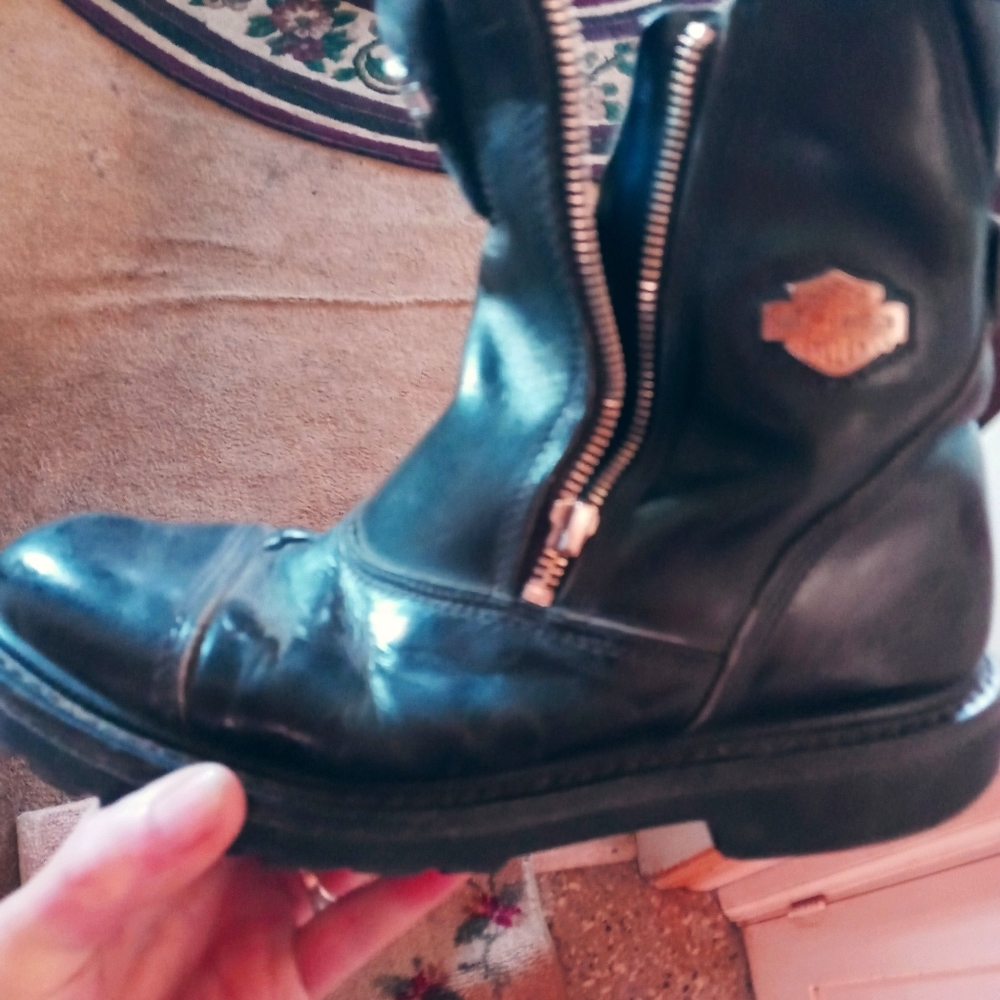 mens leather boots or womans
